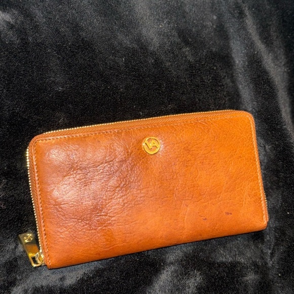 Valentina Tan Leather Wallet with Gold Zipper - Picture 2 of 13